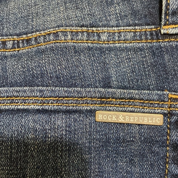 Rock Republic Blue Jeans - Picture 4 of 9